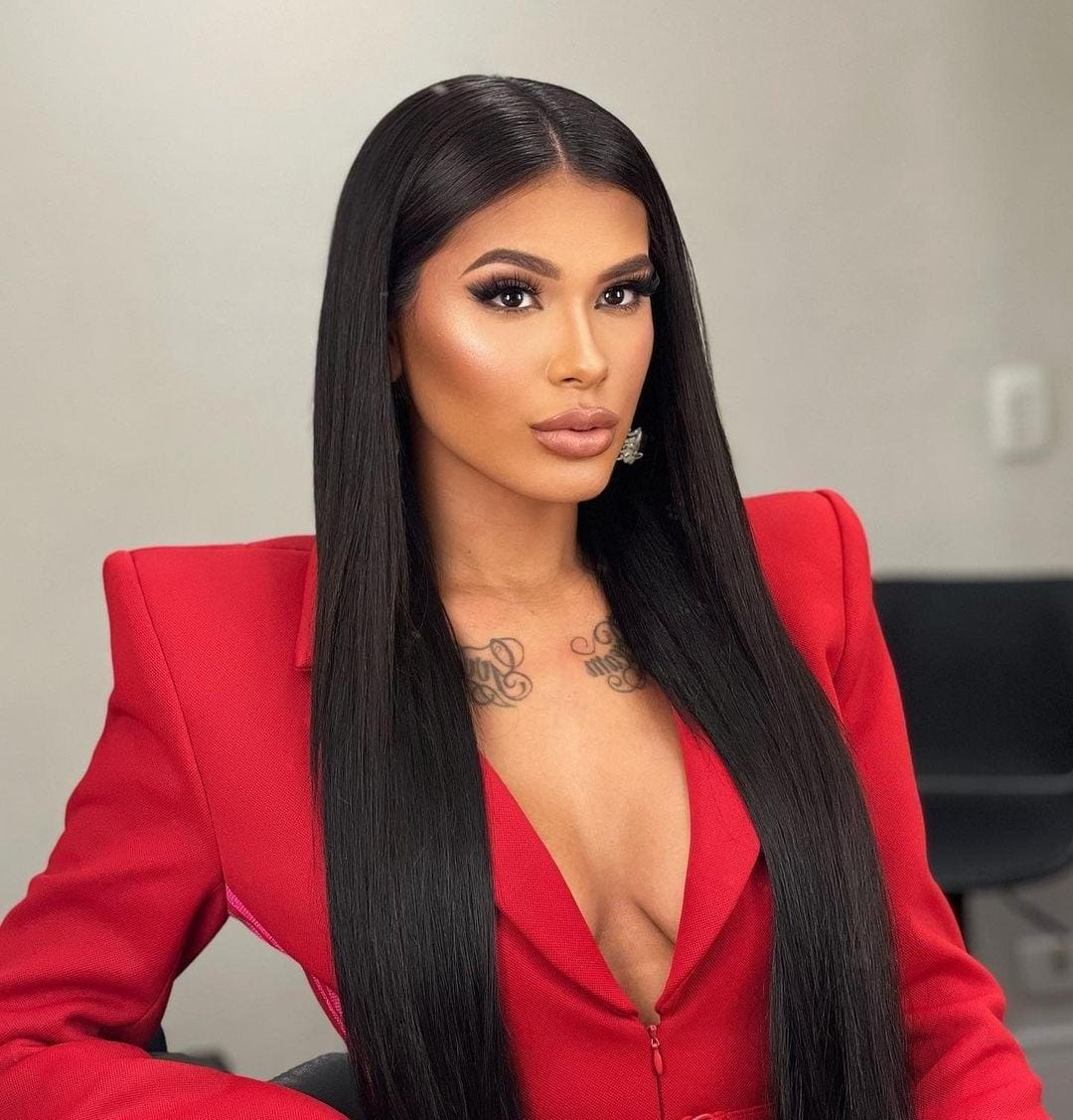 Com forte dor abdominal, Pocah vai parar no hospital após ficar com ‘peido preso'