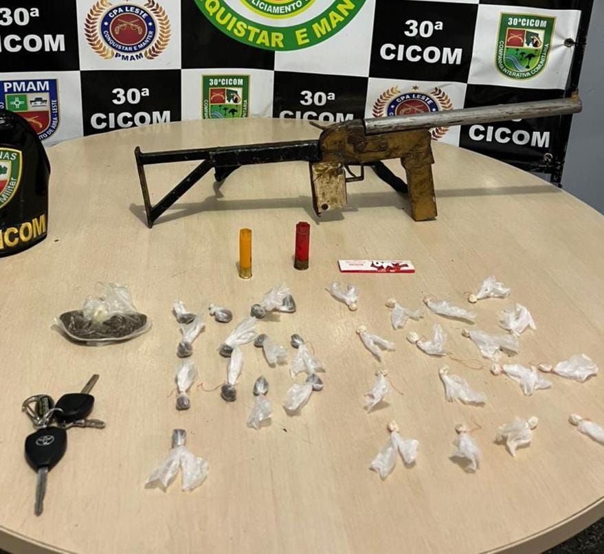 Homem é preso após atirar contra policiais e fugir em carro roubado em Manaus