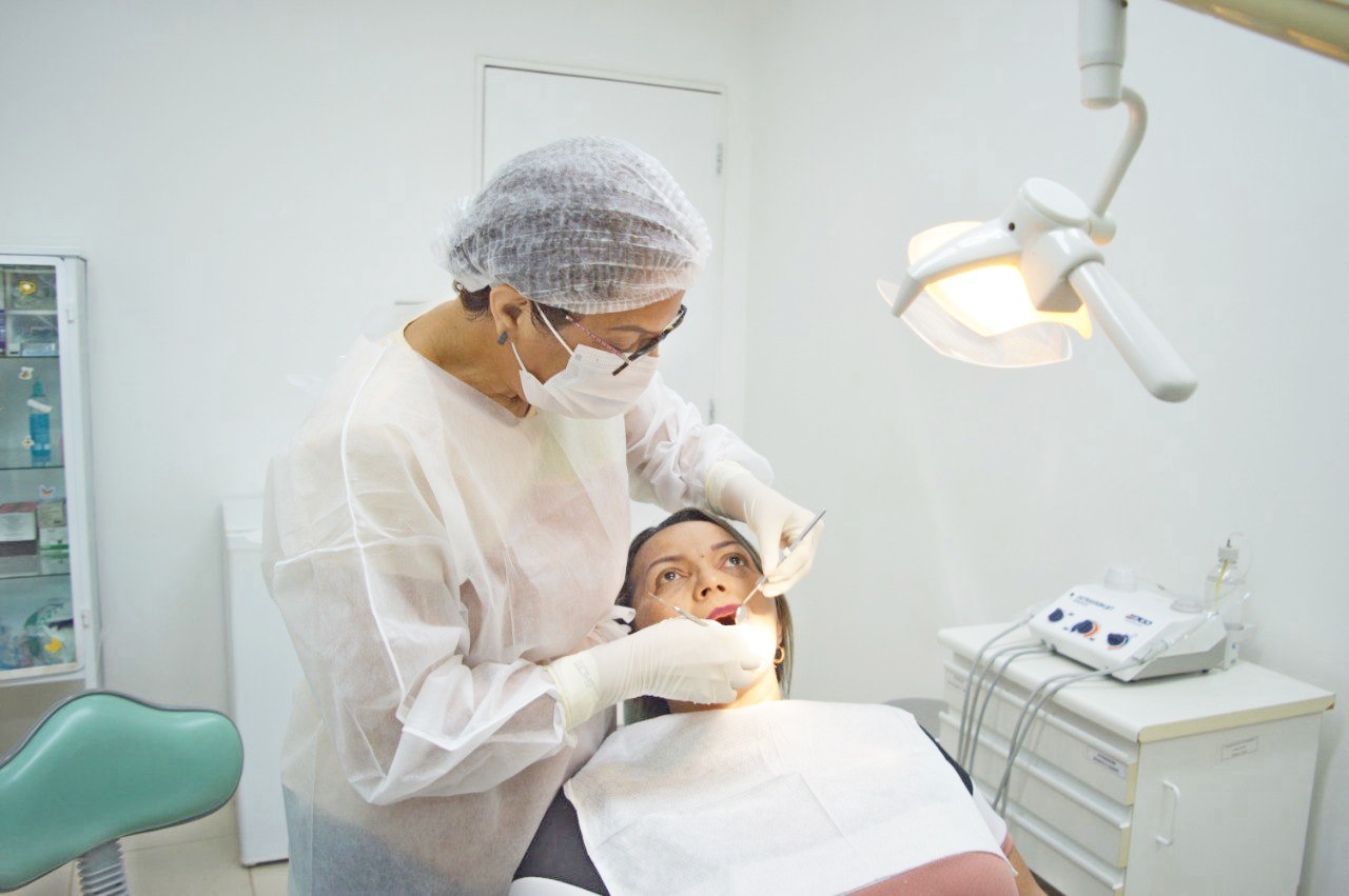 No Dia Mundial da Saúde Bucal, especialista dá dica de cuidados com higiene