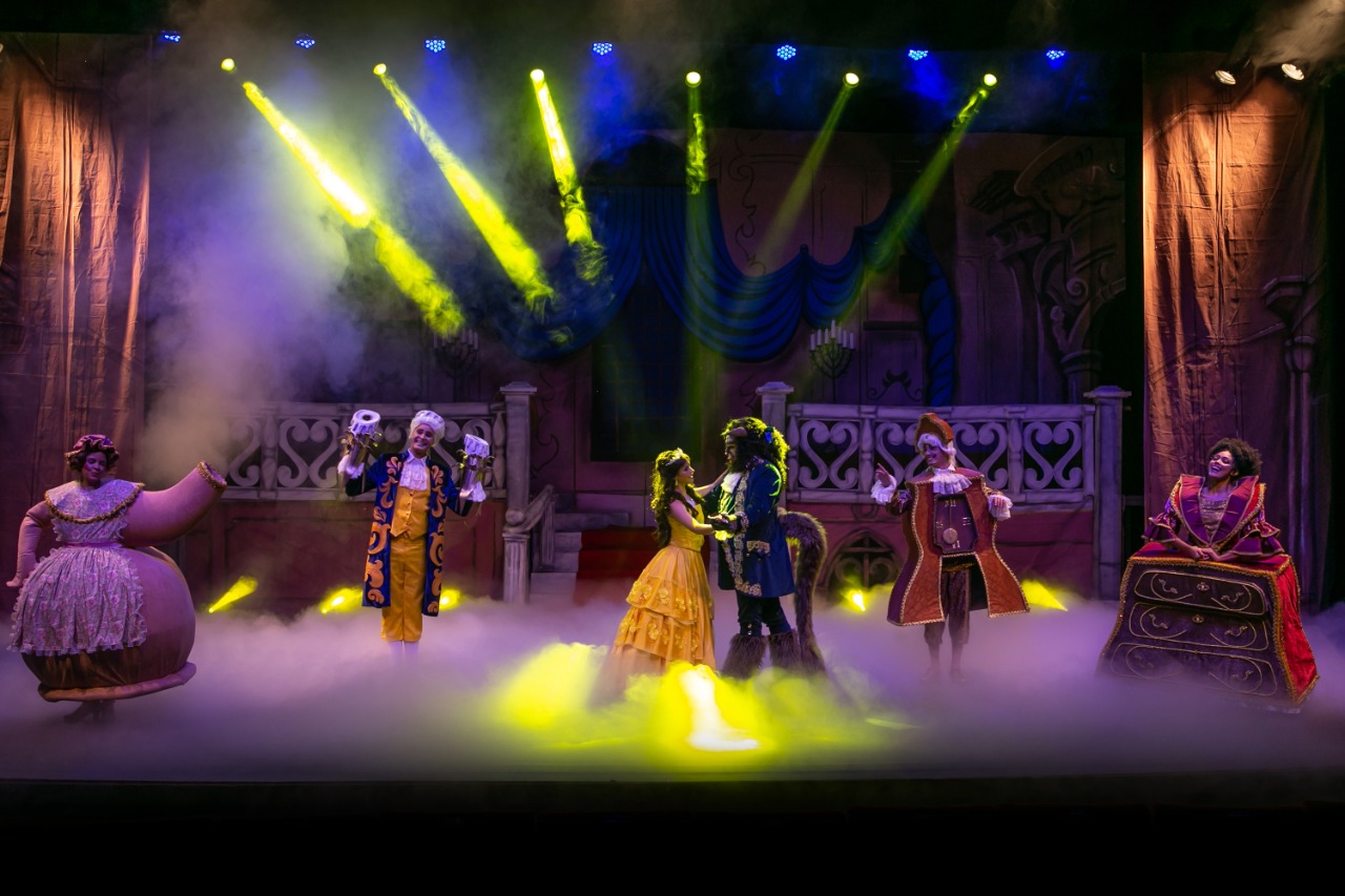 Espetáculo musical 'A Bela e a Fera' traz magia dos contos de fadas para Manaus