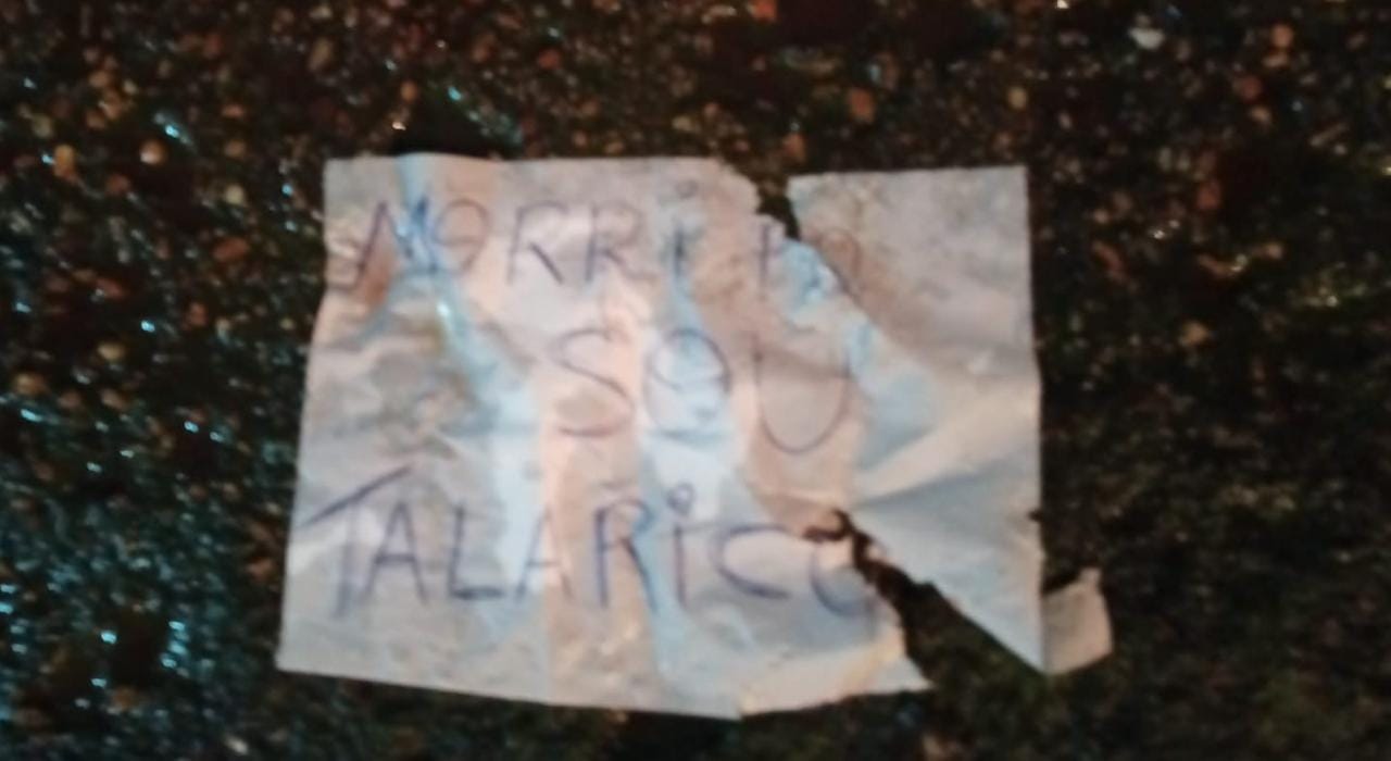 Com mãos amarradas, homem é morto a tiros em Manaus e criminosos deixam bilhete