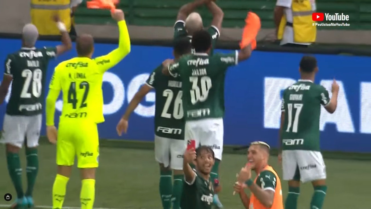 Palmeiras atropela São Paulo com 4x0 e é campeão Paulista