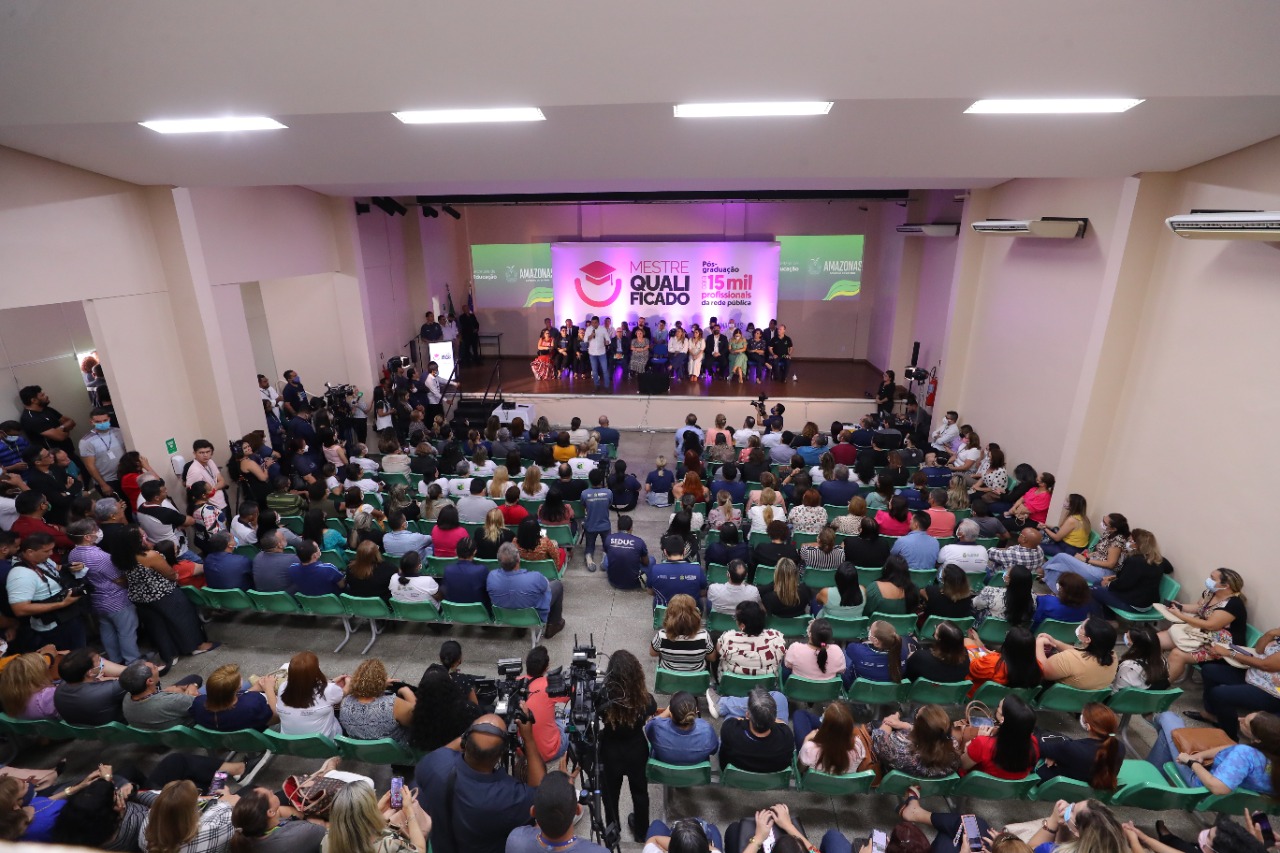 Edital de pós-graduação gratuita para 15 mil professores é lançado no Amazonas