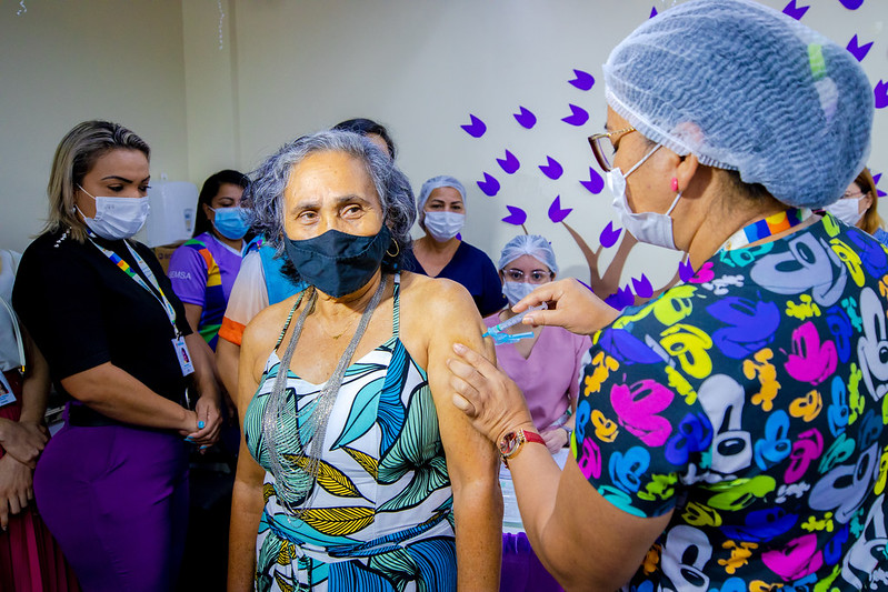 Manaus terá 4 postos de vacinação contra Influenza, sarampo e covid neste domingo