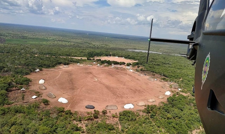 Comitiva faz diligências para investigar morte de menina yanomami