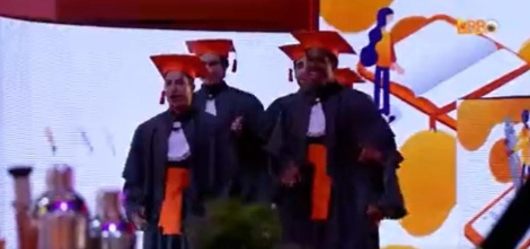 Casa do BBB22 tem ‘Festa Passei Direto’ com brothers vestidos com beca