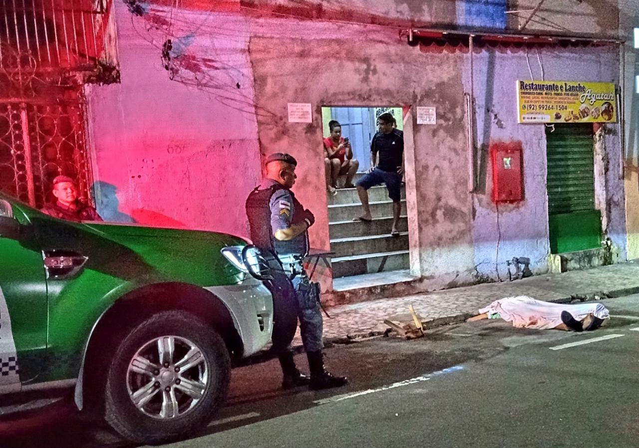 Homem é chamado por criminoso em carro e executado em Manaus
