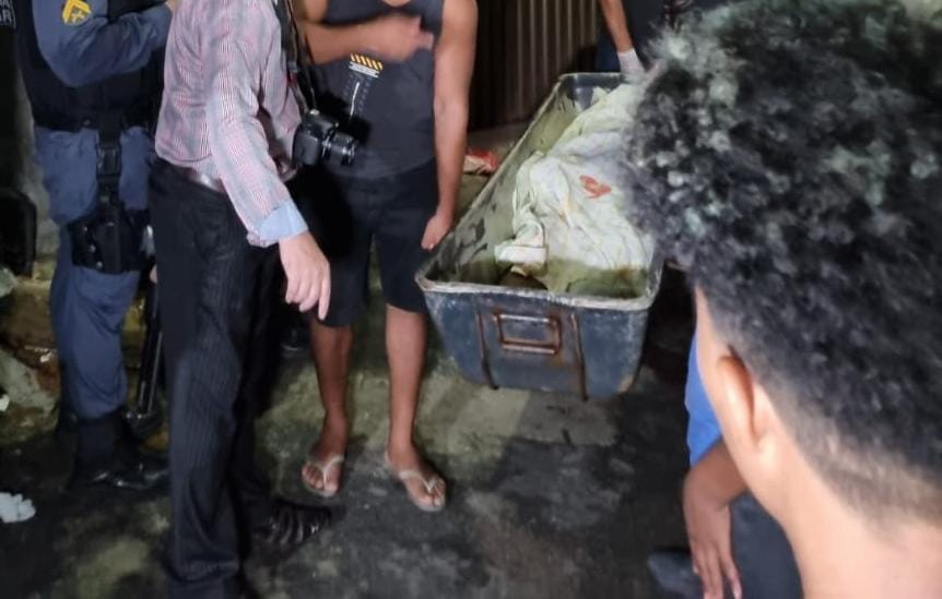 Criminosos invadem beco e matam homem a tiros em Manaus 