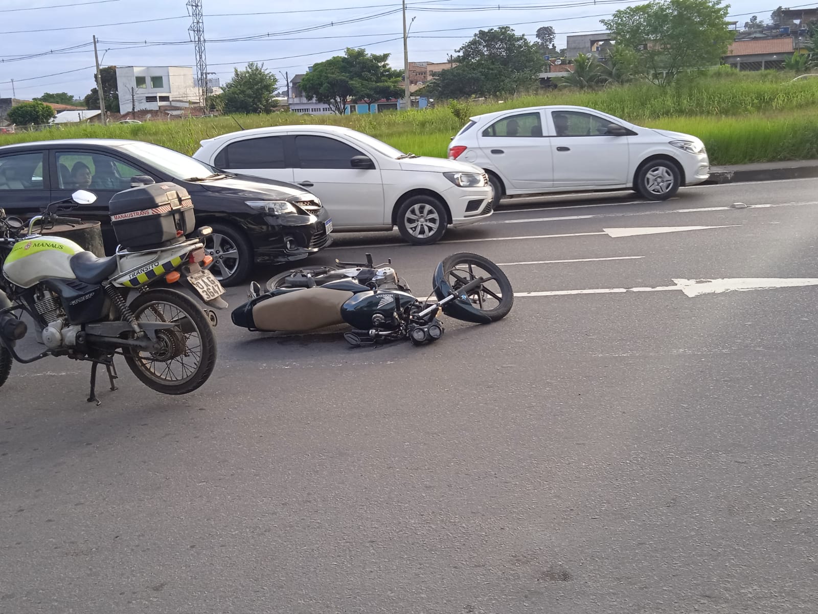 Motociclista esmagada por caminhão em Manaus estava indo entregar moto, diz família
