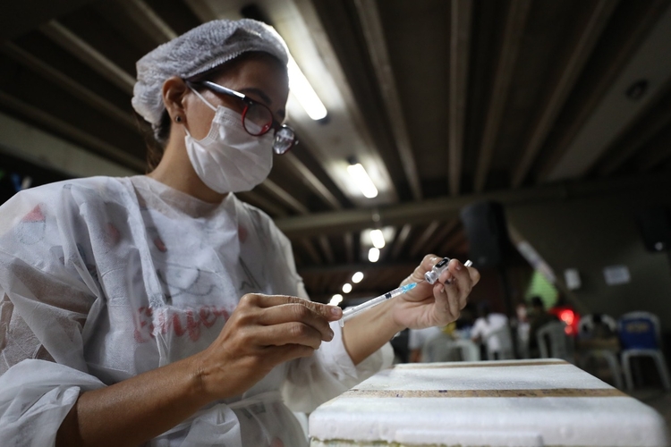 Amazonas já aplicou 7.091.143 doses de vacina contra Covid até esta quinta