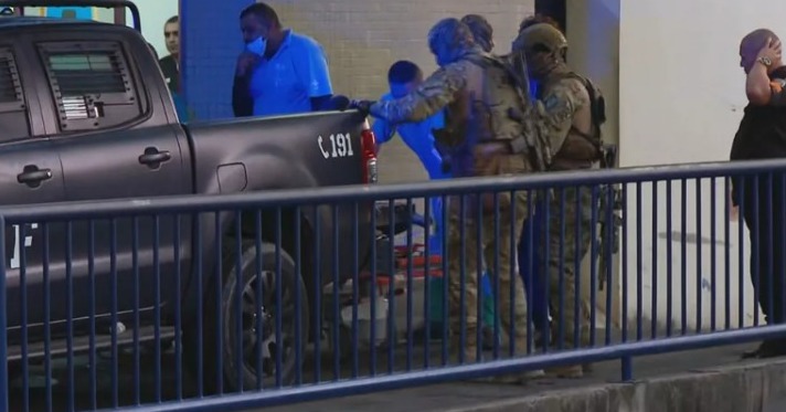 Operação no Rio de Janeiro termina com 10 criminosos e moradora mortos 