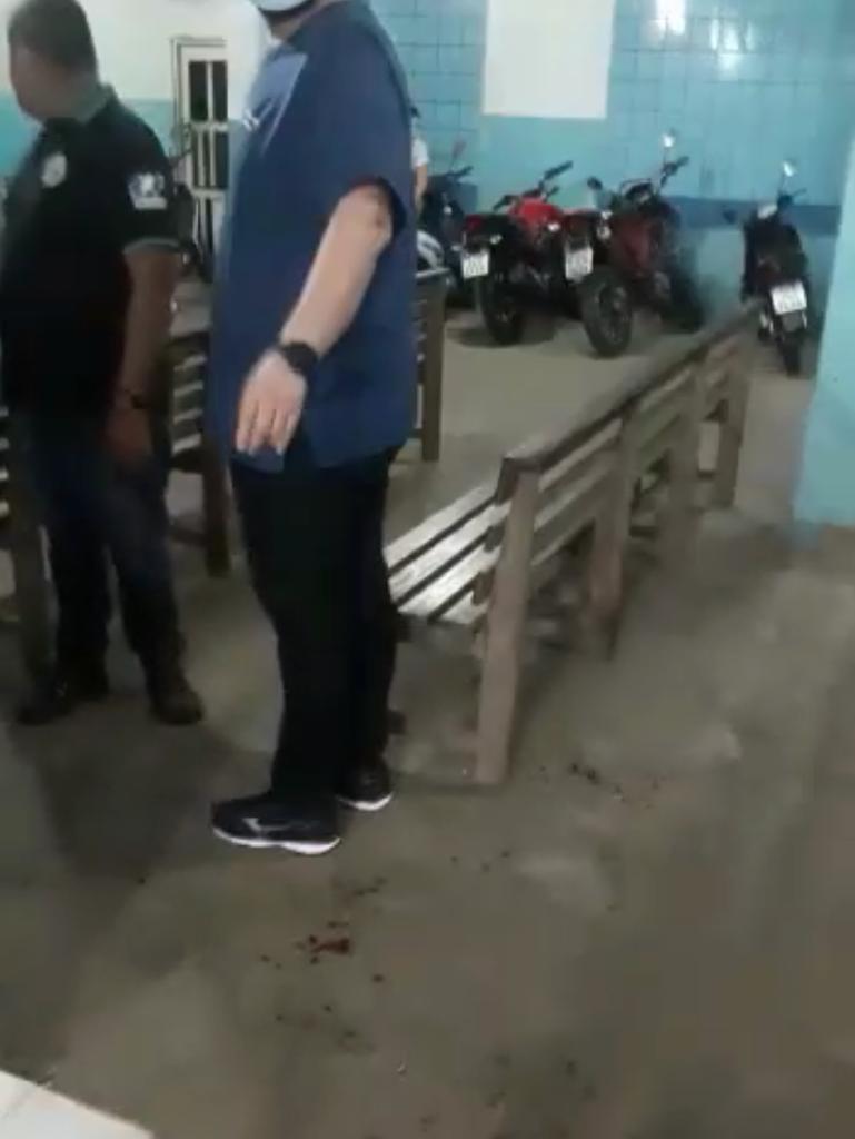 Profissional de saúde é esfaqueado na cabeça em assalto a hospital no Amazonas; vídeo