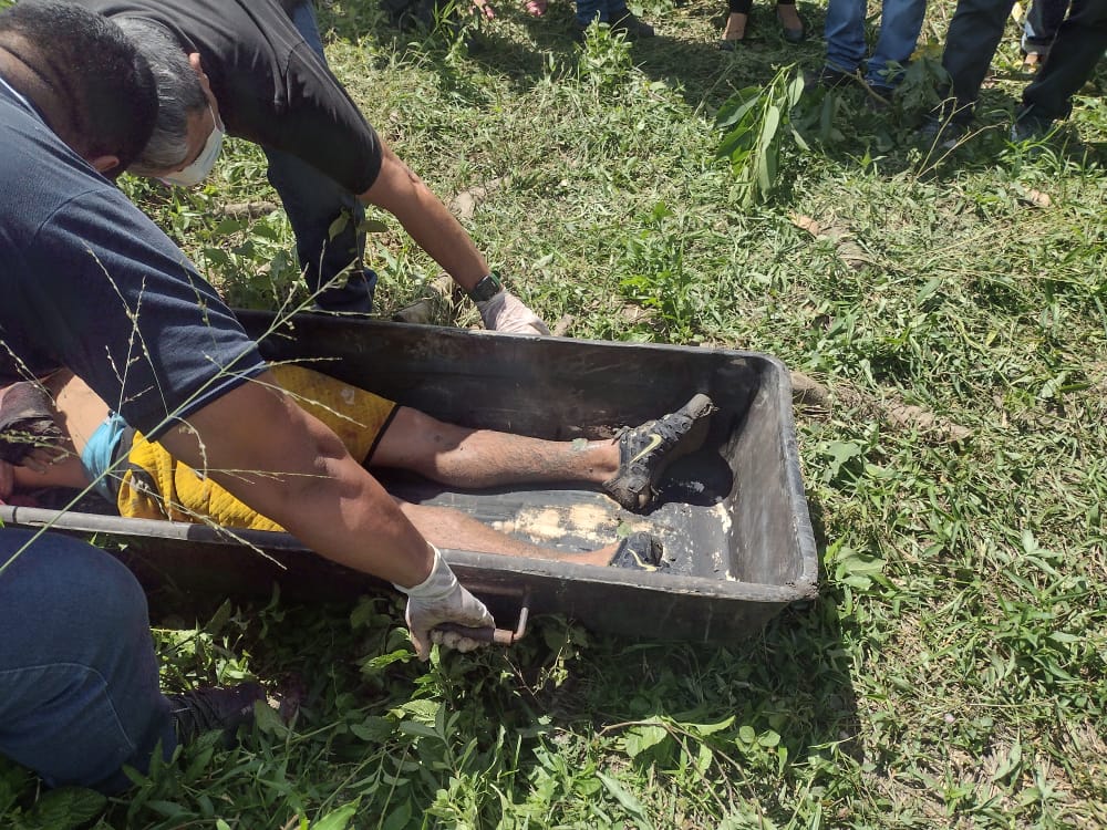 Jovem achado em igarapé foi torturado e morto com facada no pescoço em Manaus