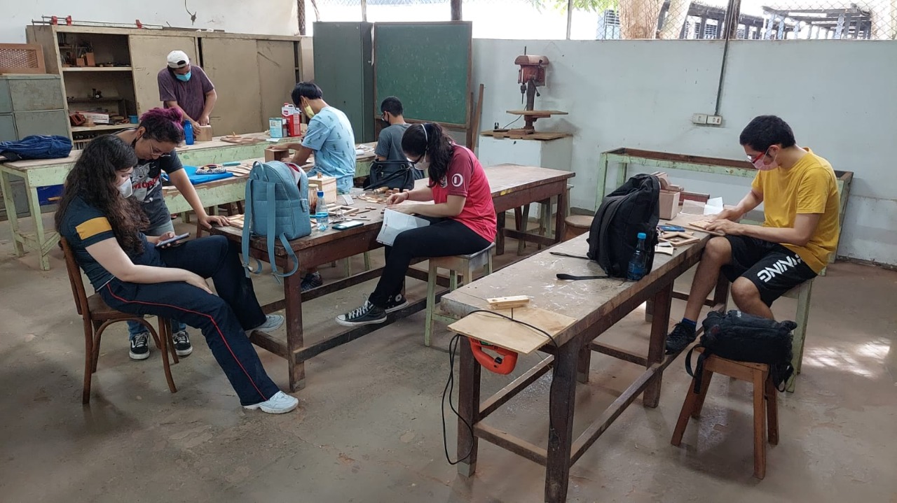 Pesquisa busca otimizar uso de resíduos de madeiras em comunidade do Rio Negro