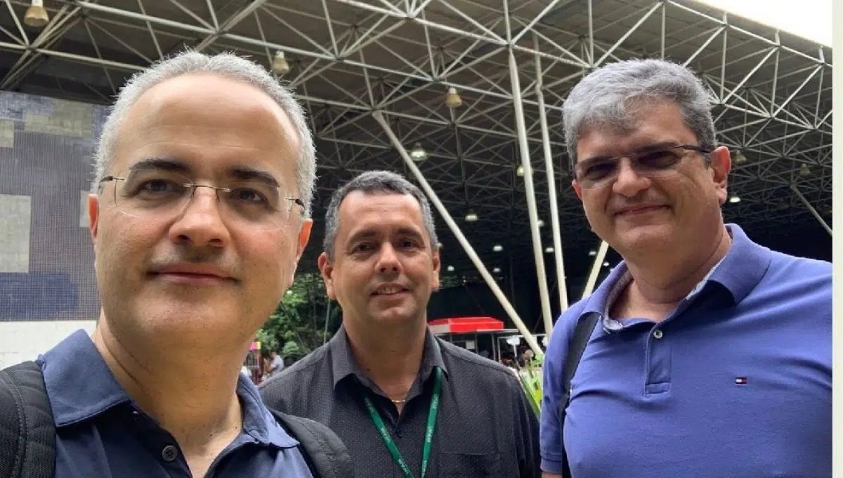 Professores da Ufam têm artigo premiado em Congresso de Administração