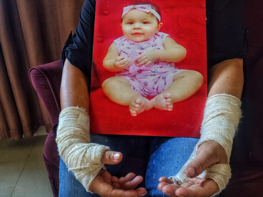 Mãe diz que estava há 1 mês com filha doente e relata descaso de hospitais; bebê morreu