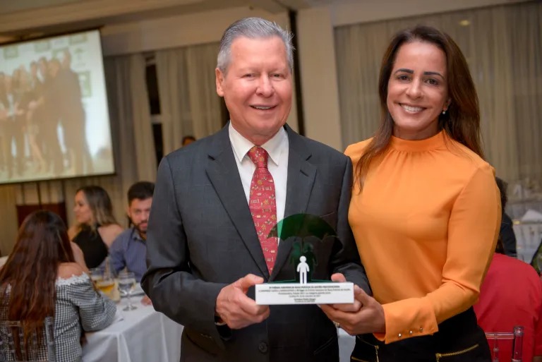 Quebra de sigilo de Elizabeth Valeiko, esposa de Arthur Neto, é ilegal decide Tjam