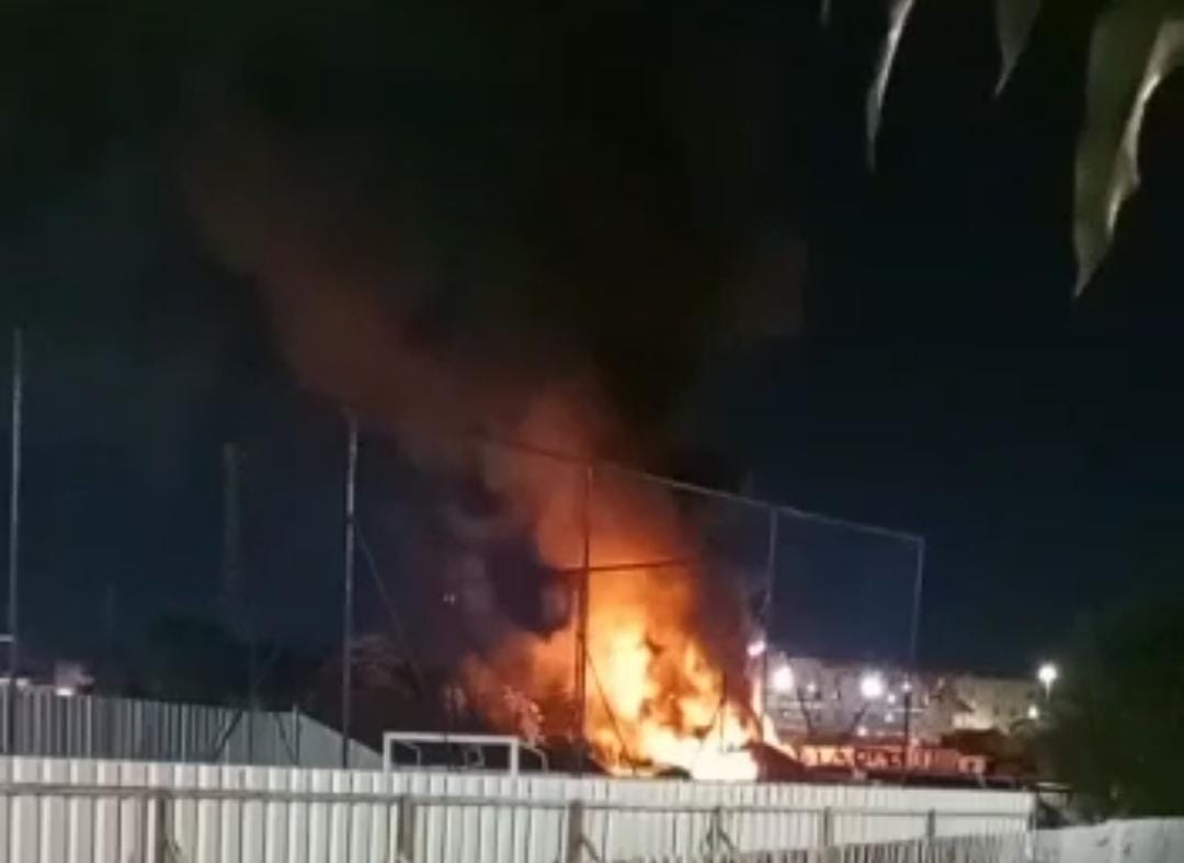 Casa de idosos é destruída em incêndio de grandes proporções em Manaus; vídeo