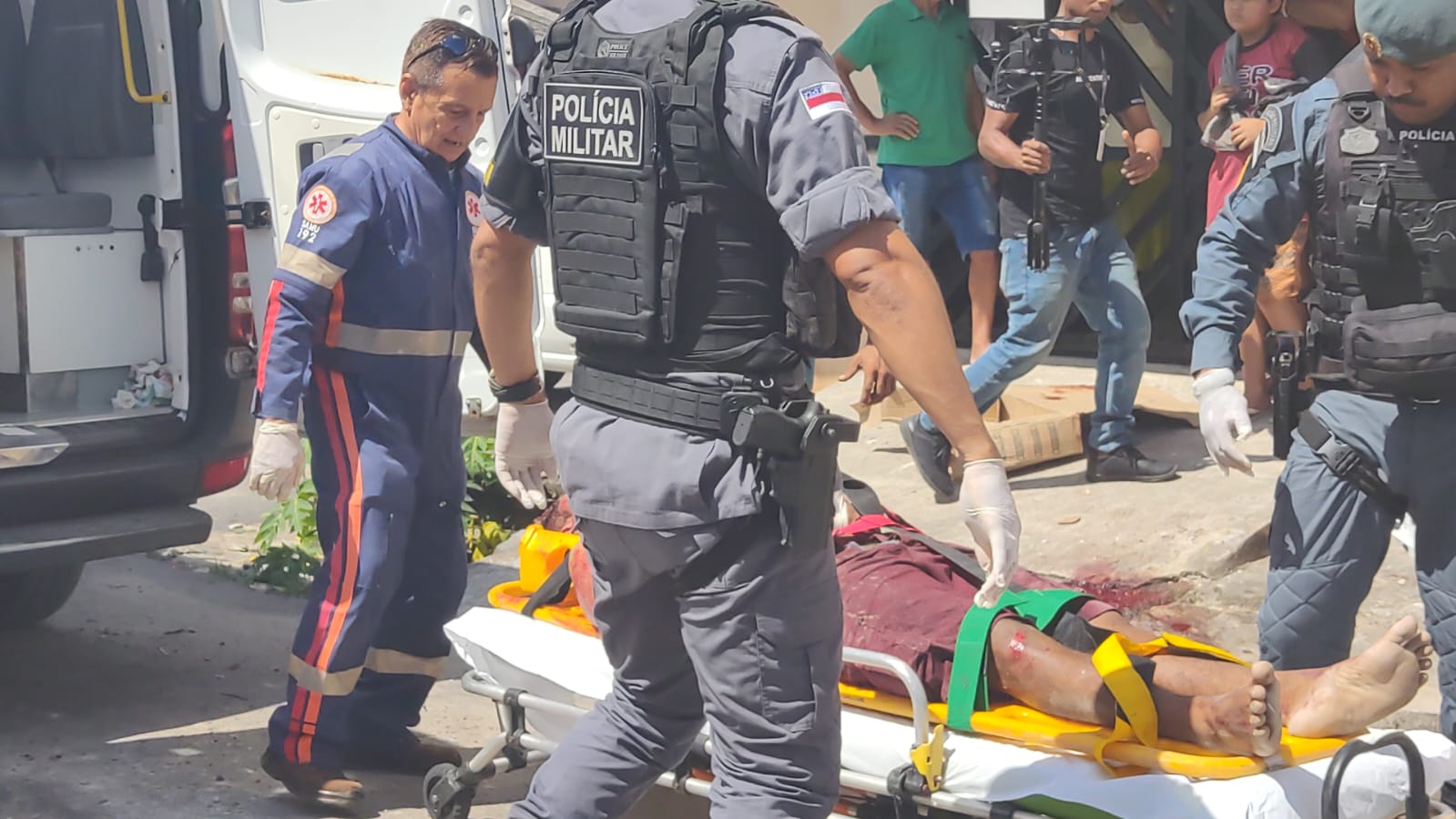 Suspeito de roubar moto é espancado por mototaxistas em Manaus