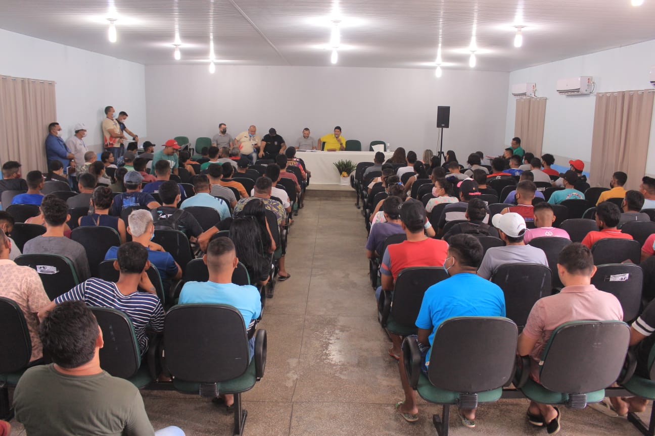 Trabalhadores do Festival de Parintins recebem último pagamento