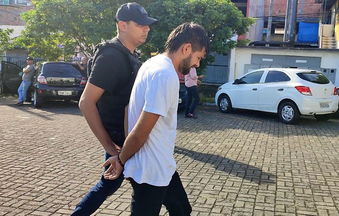 Suspeito de participar de ataques com incêndio a veículos é preso em Manaus