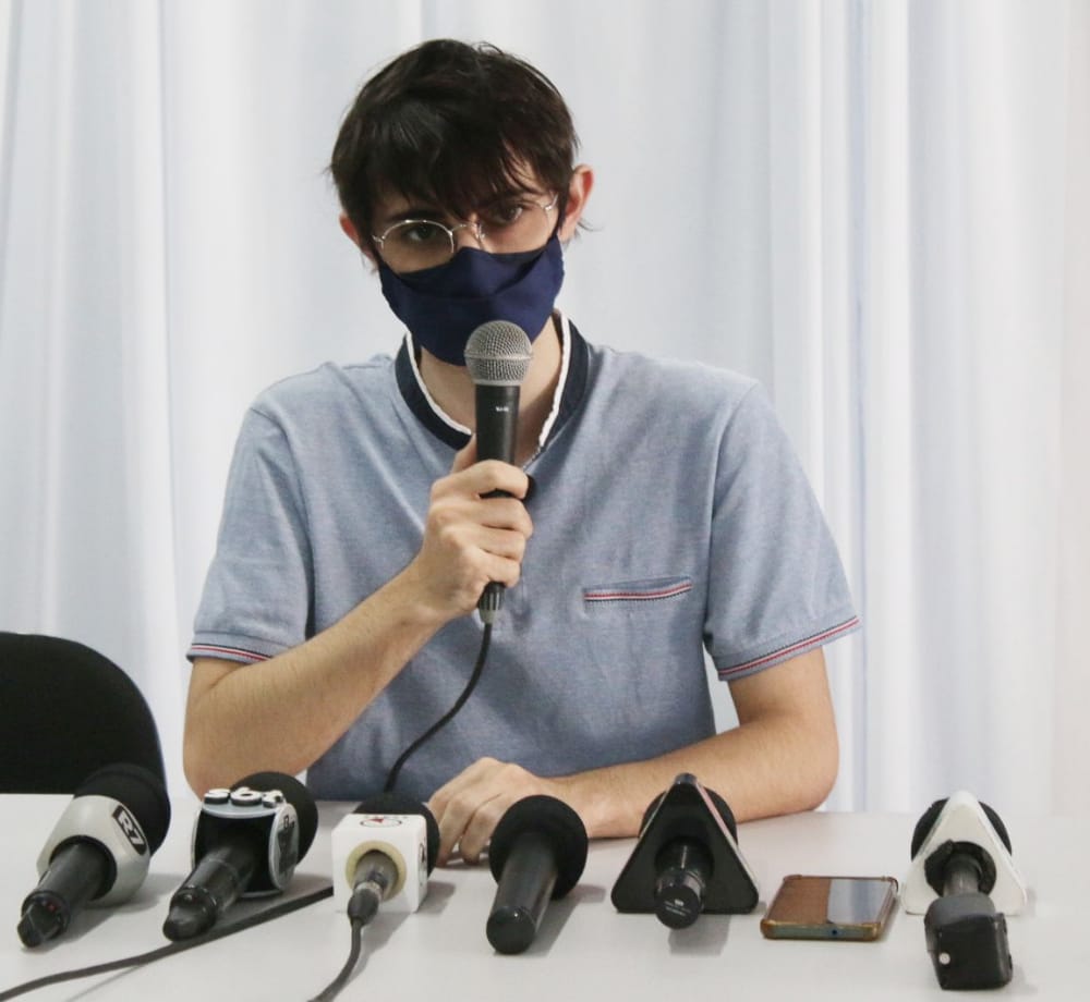 Amom diz que vem sofrendo ameaças e acredita em atentado por motivação política