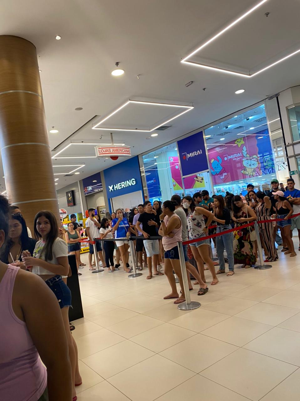 Venda de ingressos para show de Luísa Sonza e Jorge e Mateus tem fila quilométrica em Manaus