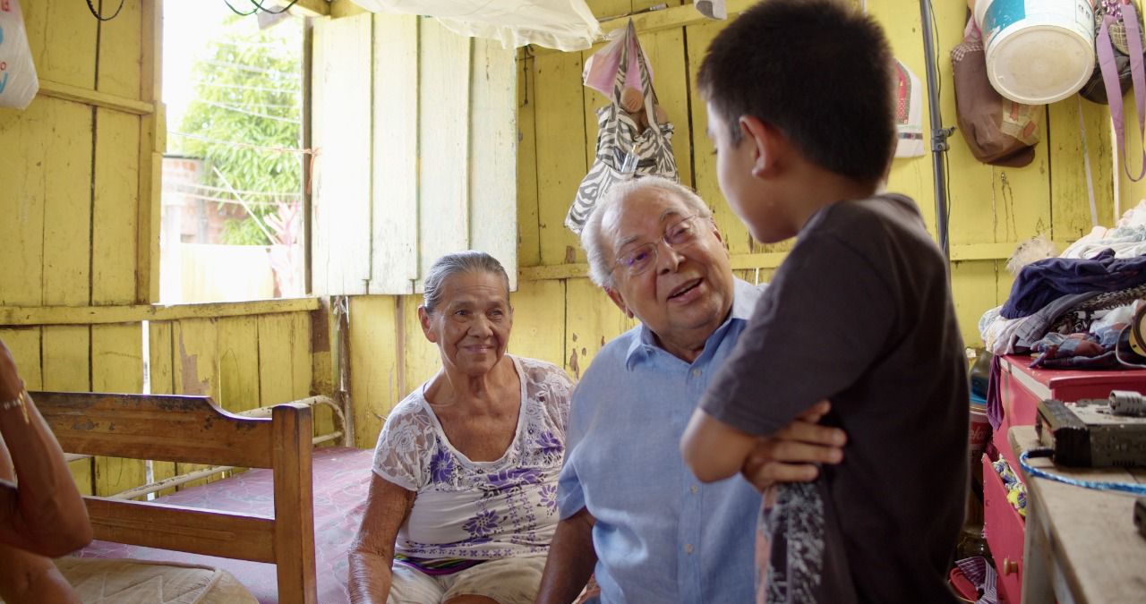 Amazonino inicia campanha e anuncia o maior programa de combate à fome da história