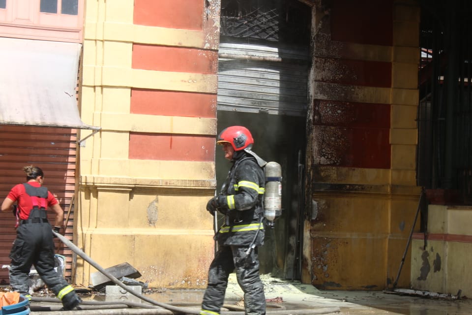 Vídeo mostra desespero e pessoas queimadas durante incêndio no Mercado Adolpho Lisboa