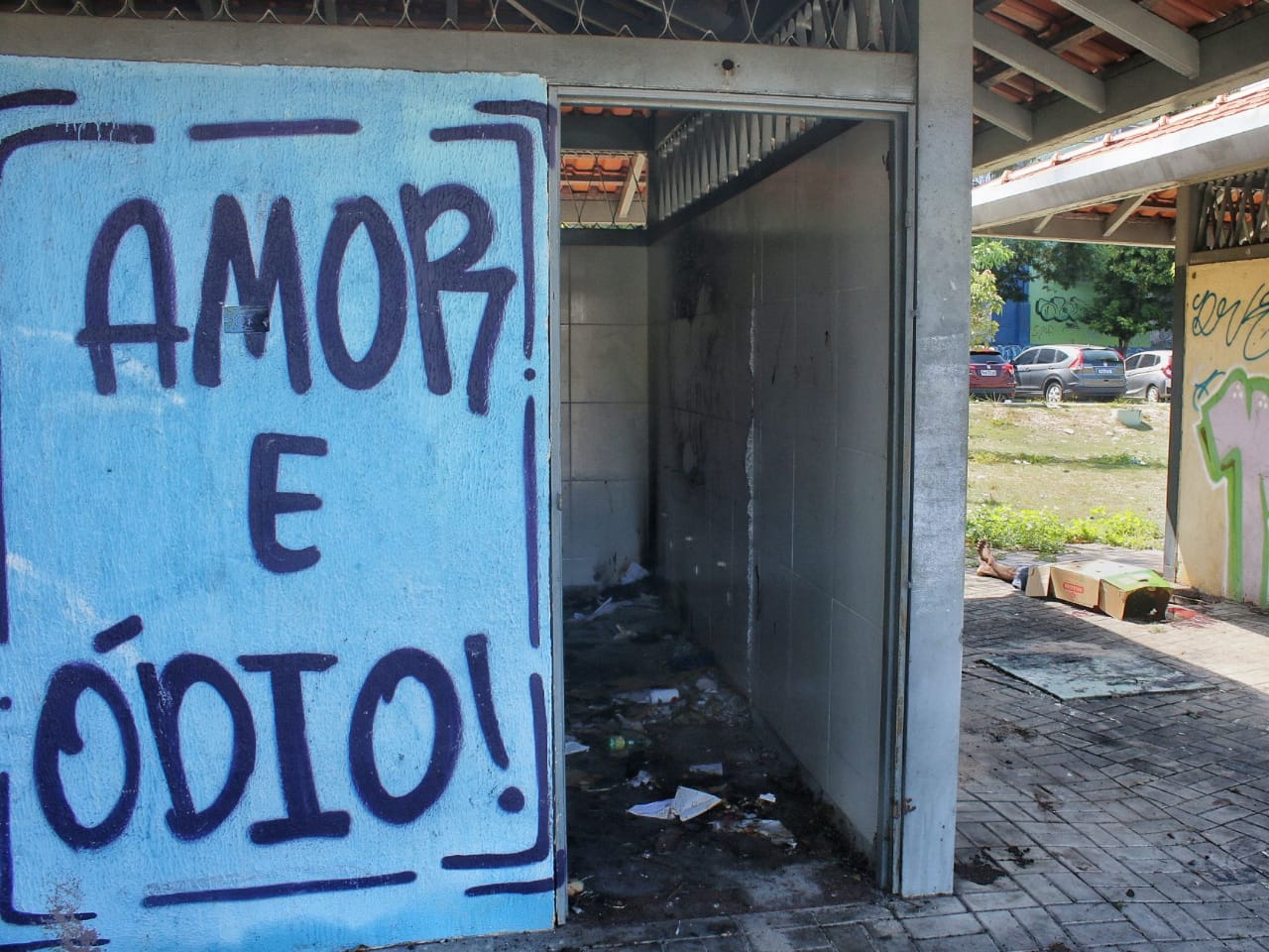 Tribunal do crime mata e tenta decapitar homem no Centro de Manaus