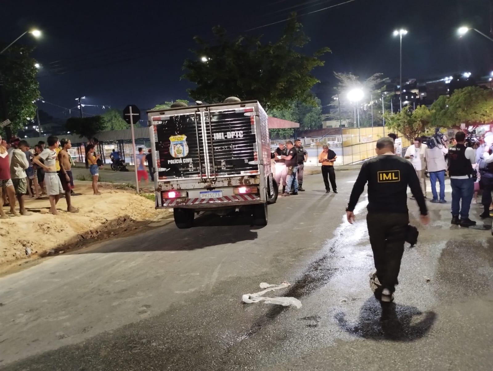 Homem é assassinado a tiros enquanto pilotava motocicleta em Manaus