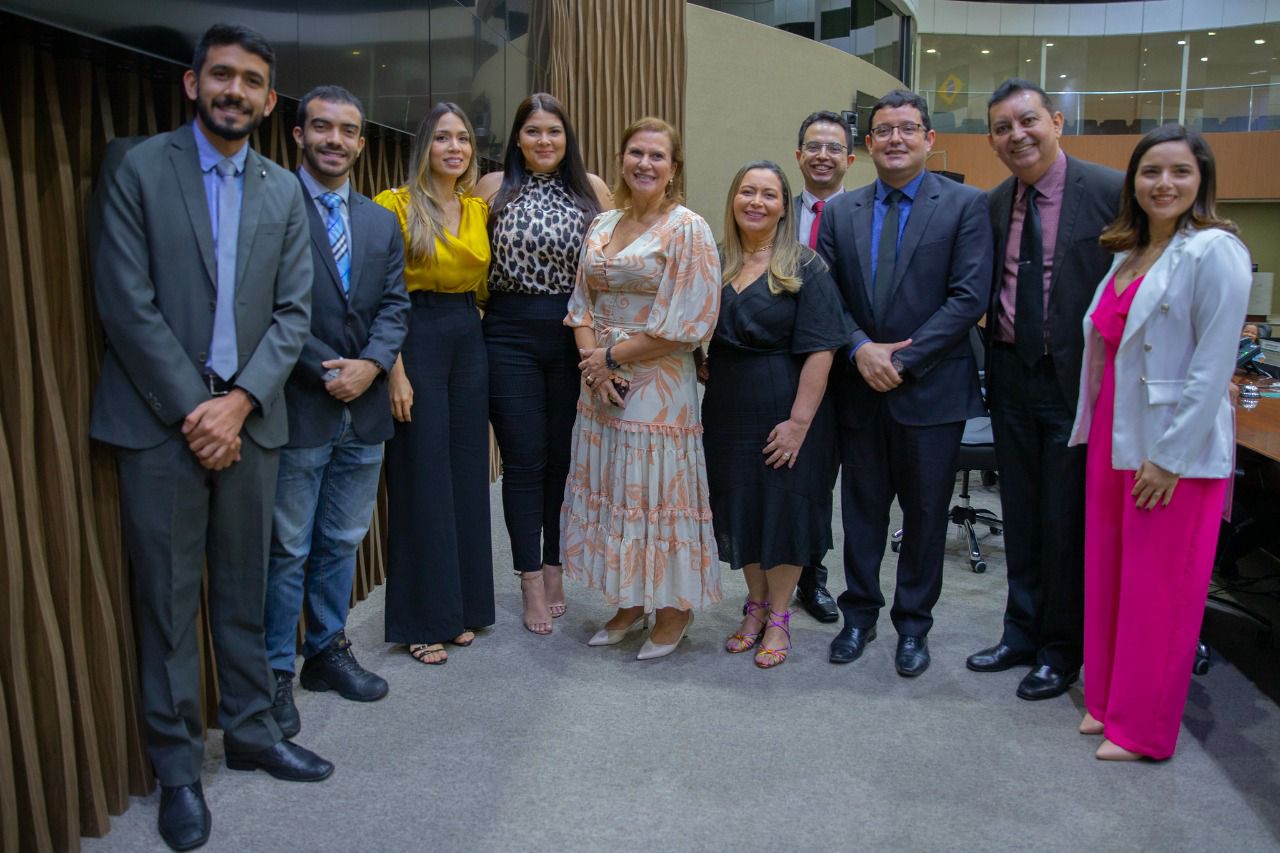 Representantes da CGJ do Amazonas recebem diploma de Honra ao Mérito na Câmara de Manaus