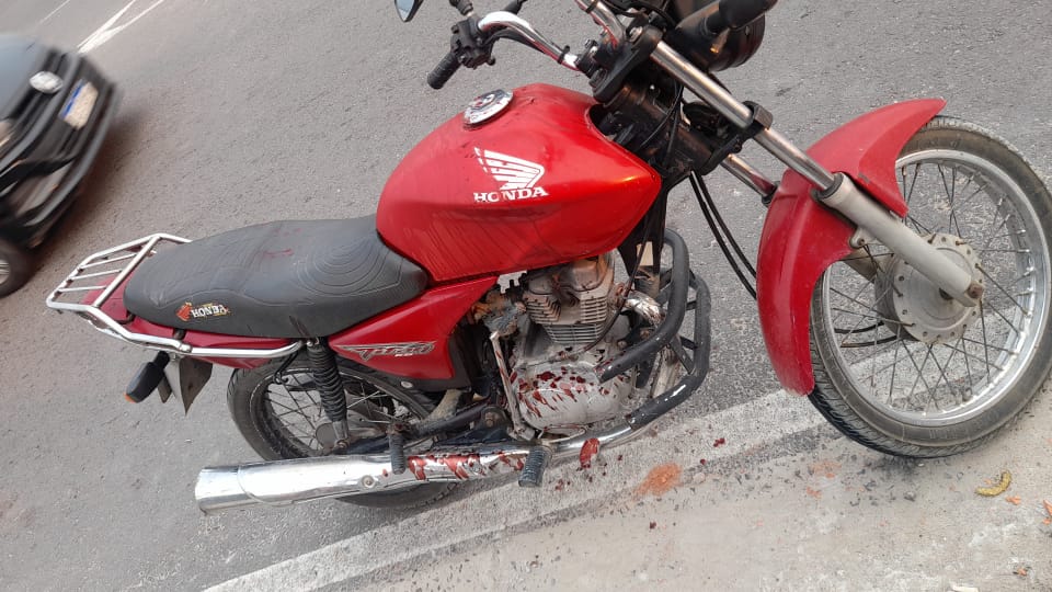 Motociclista tem pescoço cortado por linha de cerol em campeonato de papagaio em Manaus