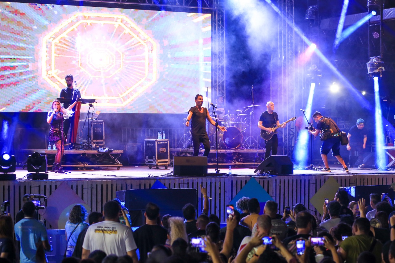 Shows de Double You e Bárbara Eugênia marcam 1° noite do Passo a Paço em Manaus