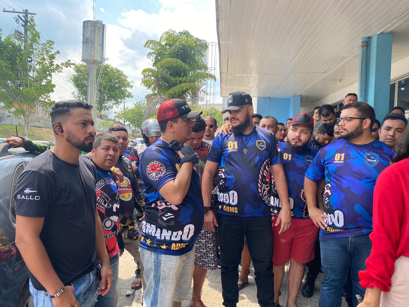 Revoltados, motoristas de aplicativo pedem justiça por assassinato de colega em Manaus