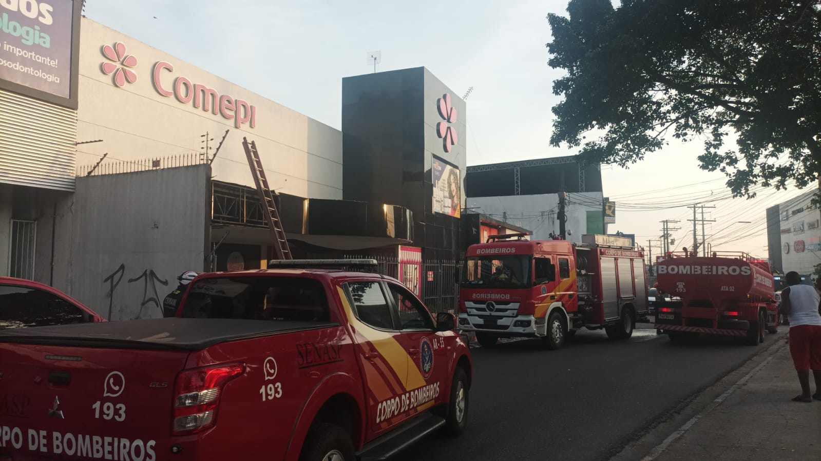 Incêndio em loja da Comepi causa pânico e desespero em Manaus