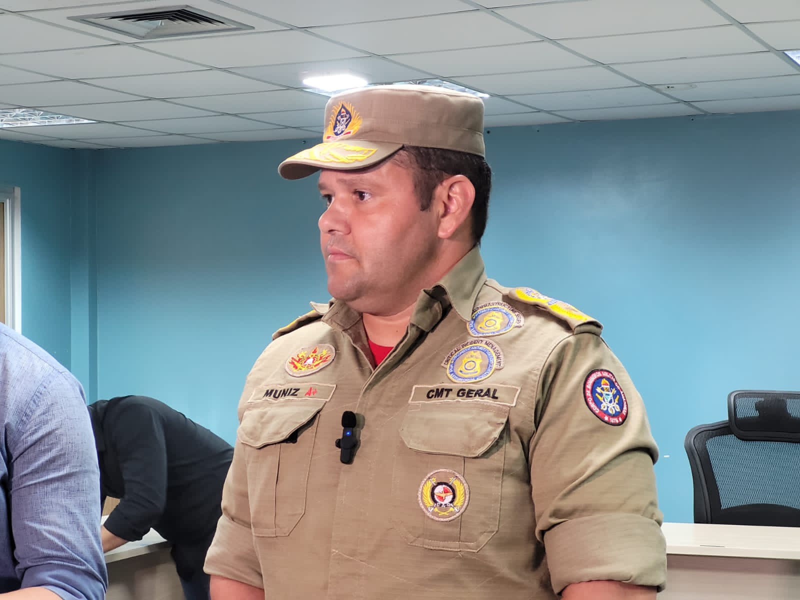 Bombeiros retiram carro de rio e localizam caminhão que pode ter vítimas da queda de ponte na BR-319 