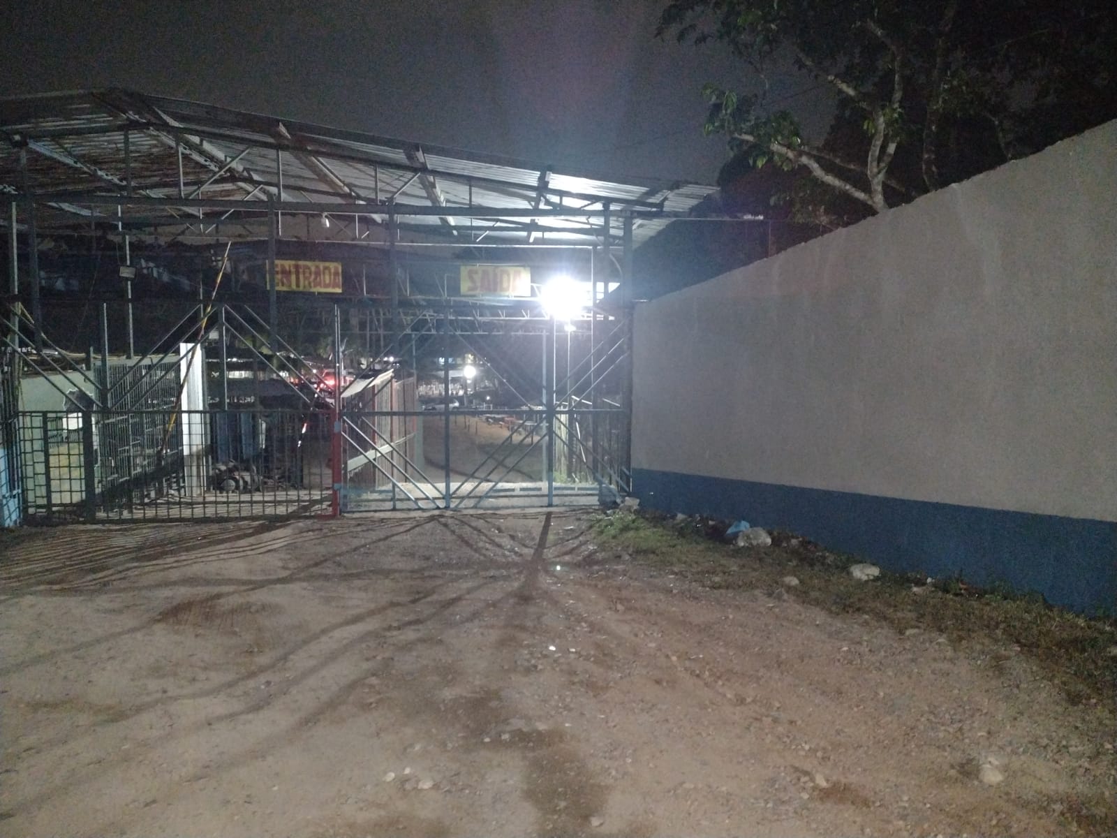 Homem é assassinado a tiros dentro de balneário em Manaus