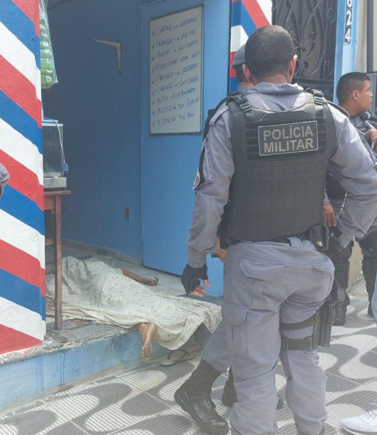 Mulher sai para comprar almoço e é assassinada no Centro de Manaus 