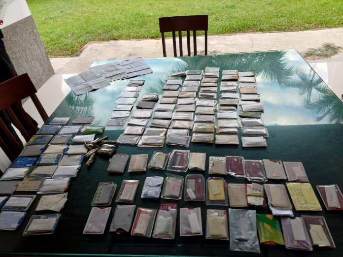 PF investiga se comerciantes no Amazonas 'travam' cartões do Auxílio Brasil em troca de empréstimos