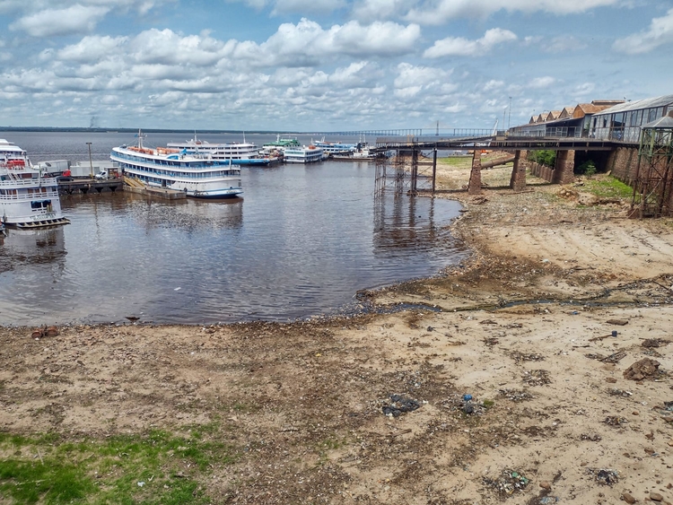 Rio Negro pode atingir ápice da seca em outubro em Manaus