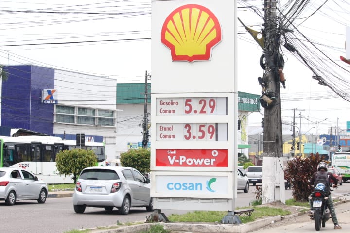 Preço da gasolina dispara e aumento chega a quase R$ 1 em postos de Manaus 