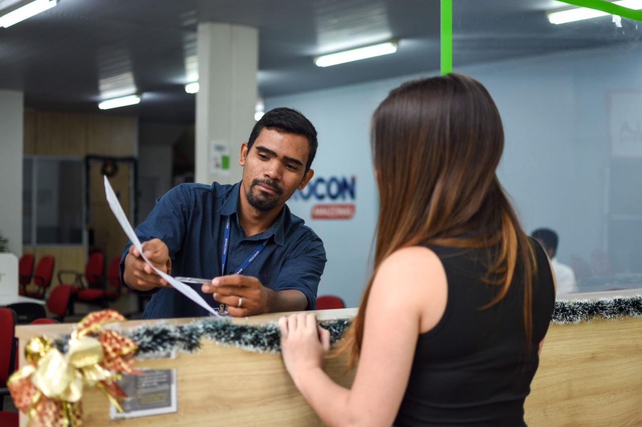 Procon alerta consumidores sobre compras online às vésperas do Natal em Manaus