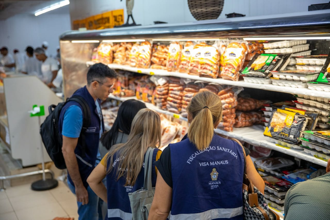 Operação ‘Natal com Saúde’ termina com apreensão de 1,8 tonelada de alimentos impróprios