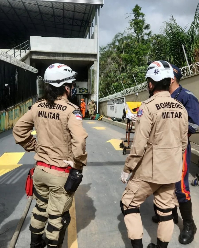 Causa de explosão em clube de tiro em Manaus é investigada; corpos começam a ser removidos