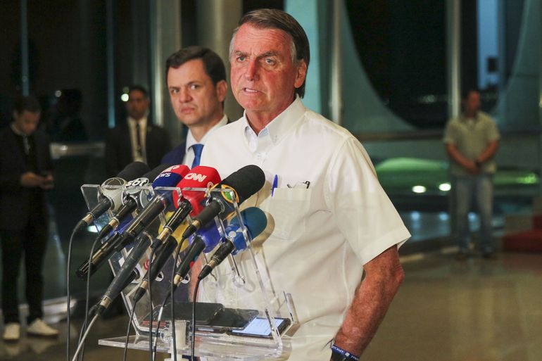 Deputados do PT entram com representação criminal contra Bolsonaro por genocídio ianomâmi