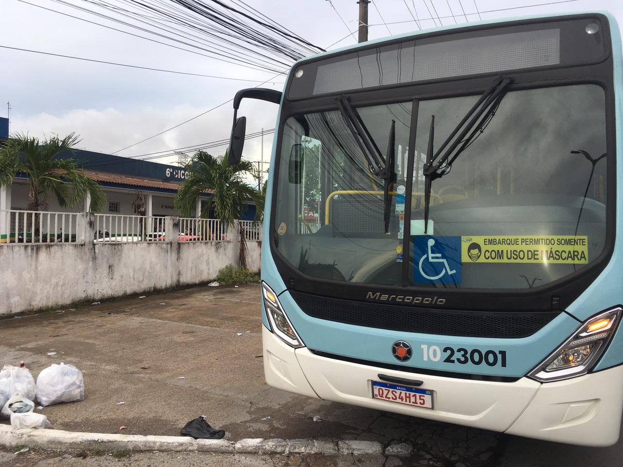 Criminosos “pacientes” esperam ônibus lotar para assaltarem passageiros em Manaus