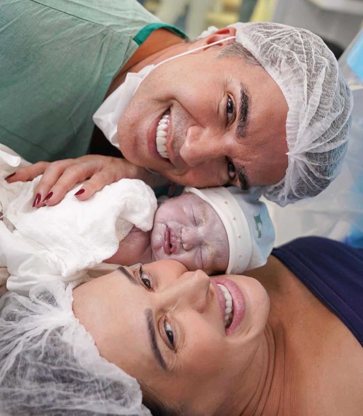 Nasce filho de Claudia Raia e Jarbas Homem de Mello; veja foto