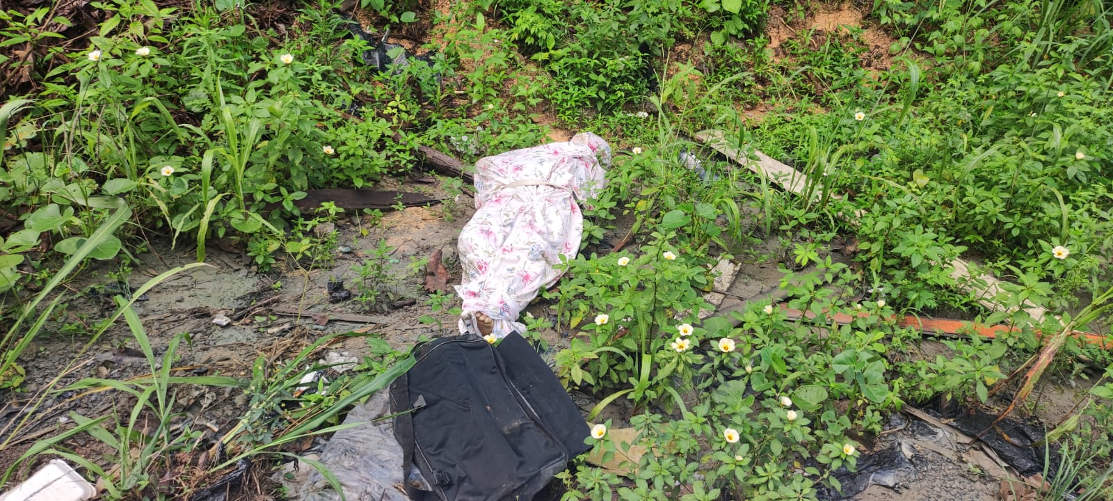 Corpo é encontrado às margens de avenida em Manaus