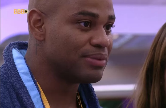 Líder Cezar revela quem vai indicar ao paredão: 'meu embate pessoal'